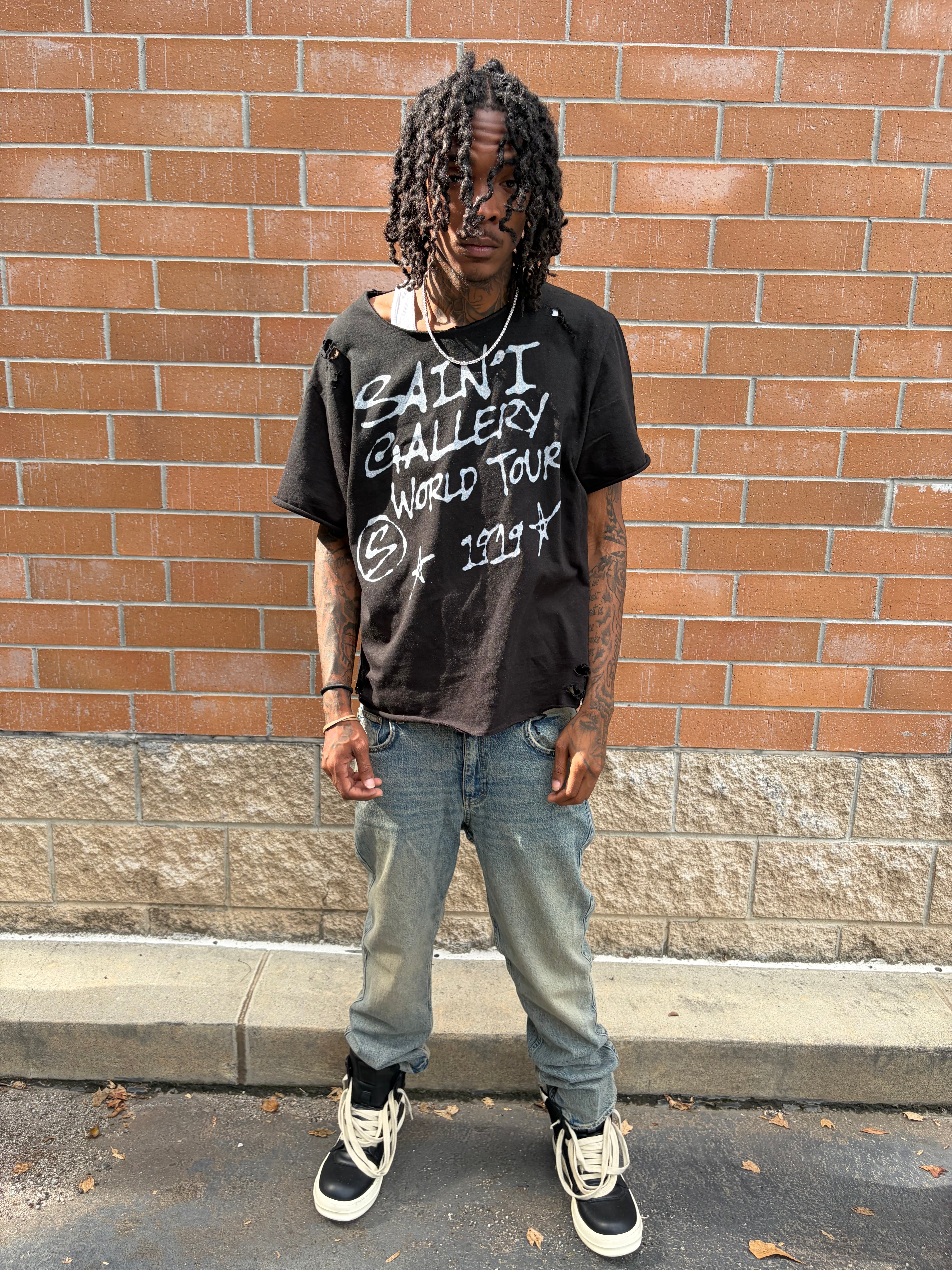WORLD TOUR TEE