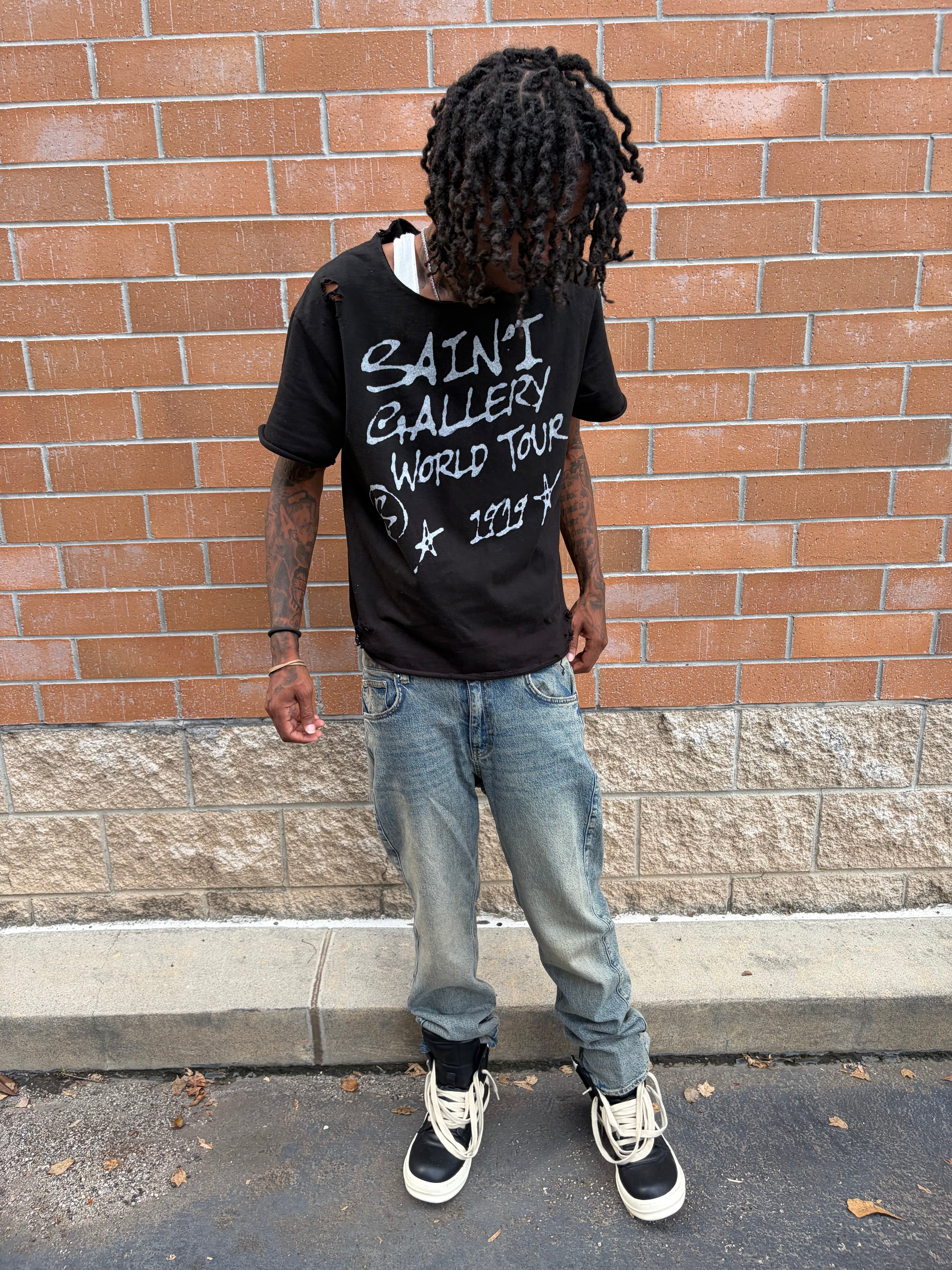 WORLD TOUR TEE